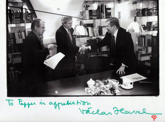 Pepper and President Václav Havel – the inscription on the photo reads: "To Pepper in appreciation Václav Havel"